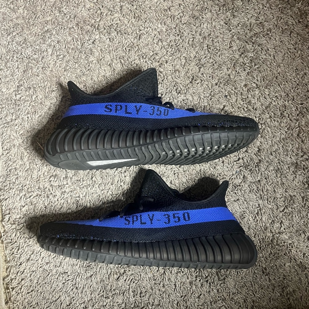 yeezy 350 dazzling blue size 9.5 mens